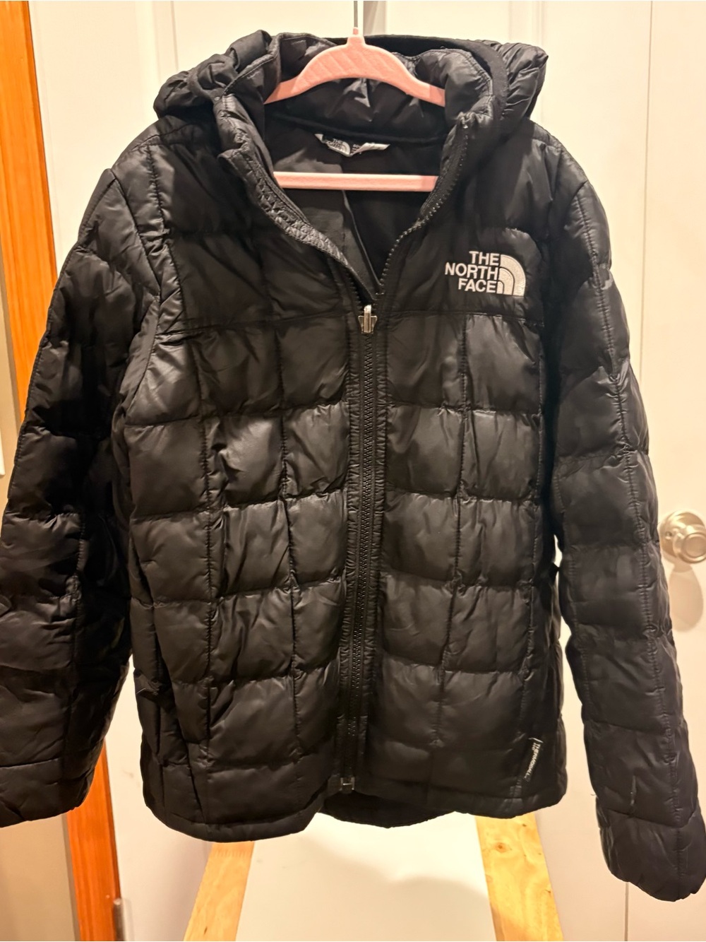 The North Face Kids Black Hooded Puffer Jacket S 7/8 Excellent